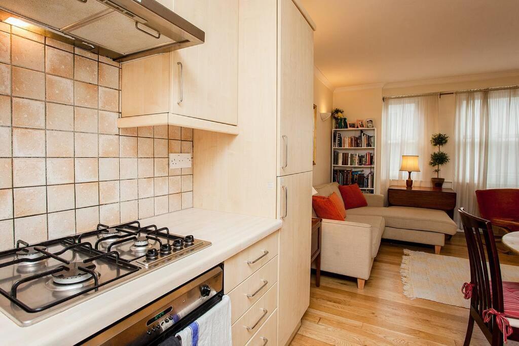 Leilighet Bright 2 Bedroom Flat In