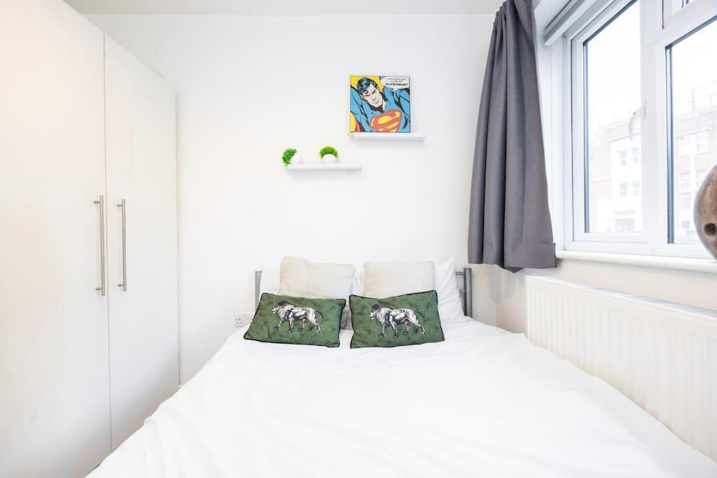 Modernised 3 Bed Pad Near Trendy Shoreditch Ground Floor With Balcony Apartment