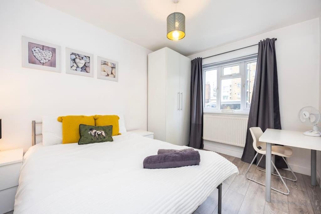Apartment Modernised 3 Bed Pad Near Trendy Shoreditch Ground Floor With Balcony