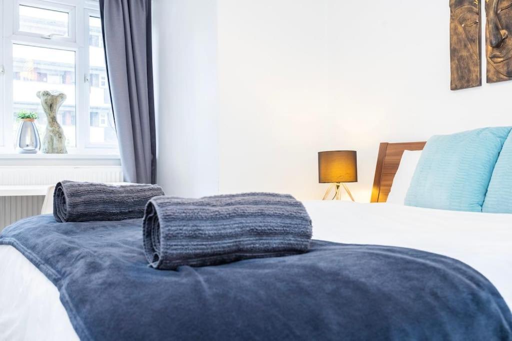 Modernised 3 Bed Pad Near Trendy Shoreditch Ground Floor With Balcony