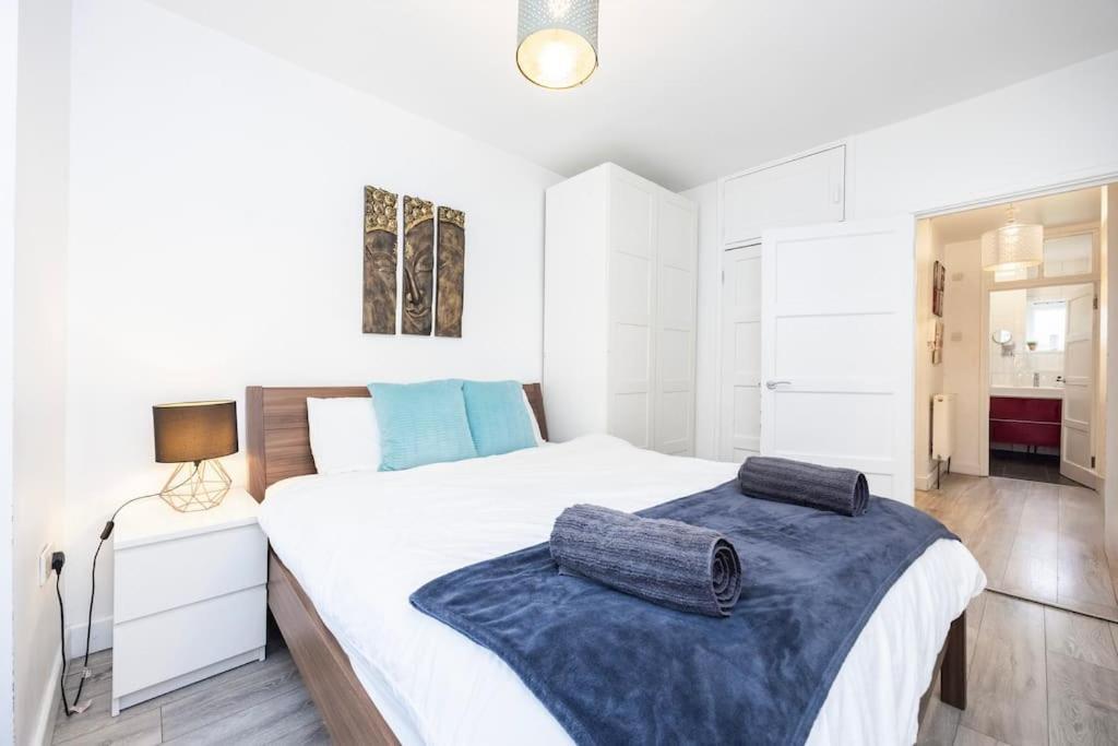 Modernised 3 Bed Pad Near Trendy Shoreditch Ground Floor With Balcony London