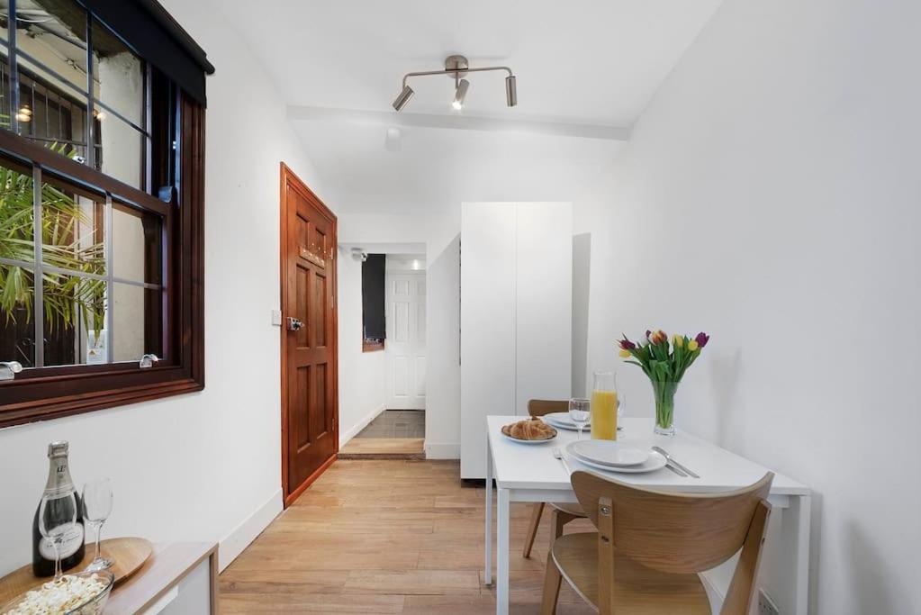 Cosy Little Venice Pied-a-terre By Morethanstays Apartment London