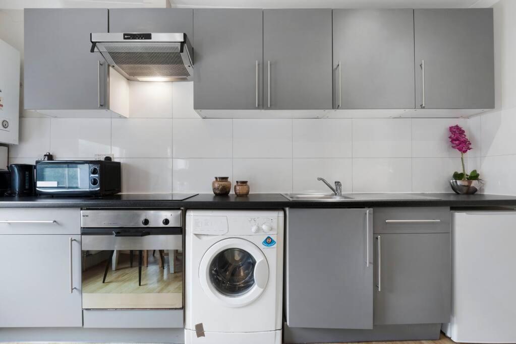 Charming Crouch Hill By Morethanstays Leilighet London
