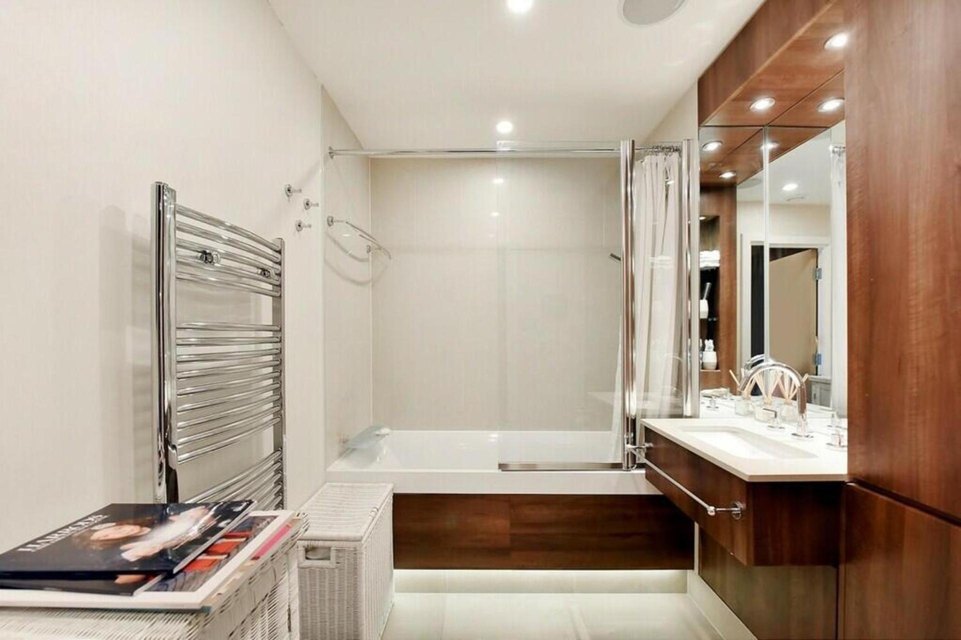 Luxury In Battersea Reach Londen