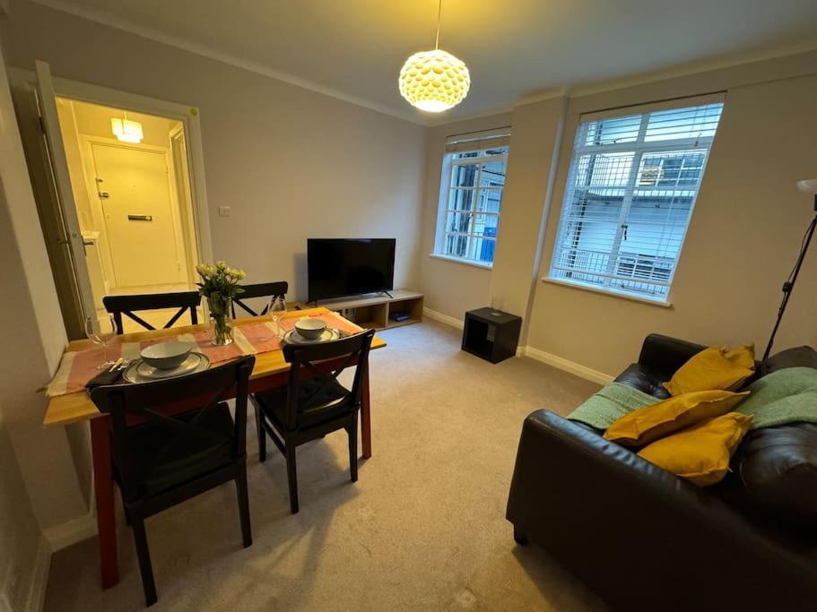 Apartment Hyde Park Great 1 Bedroom Flat