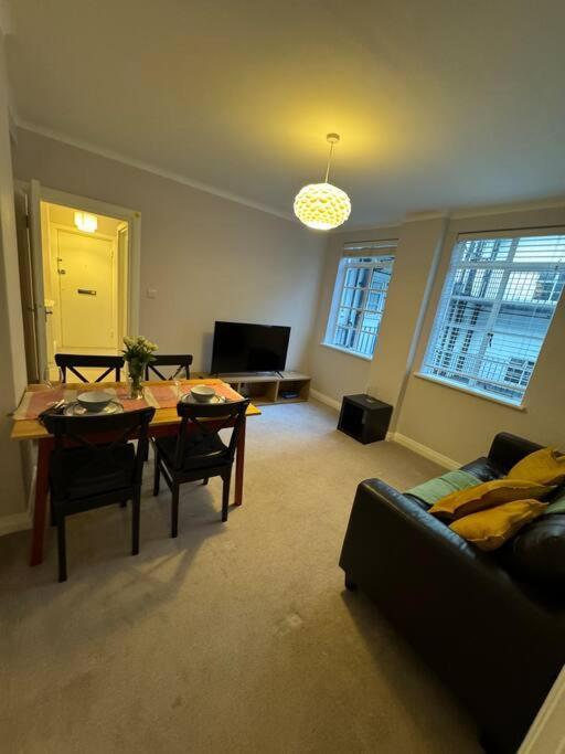 Hyde Park Great 1 Bedroom Flat * London