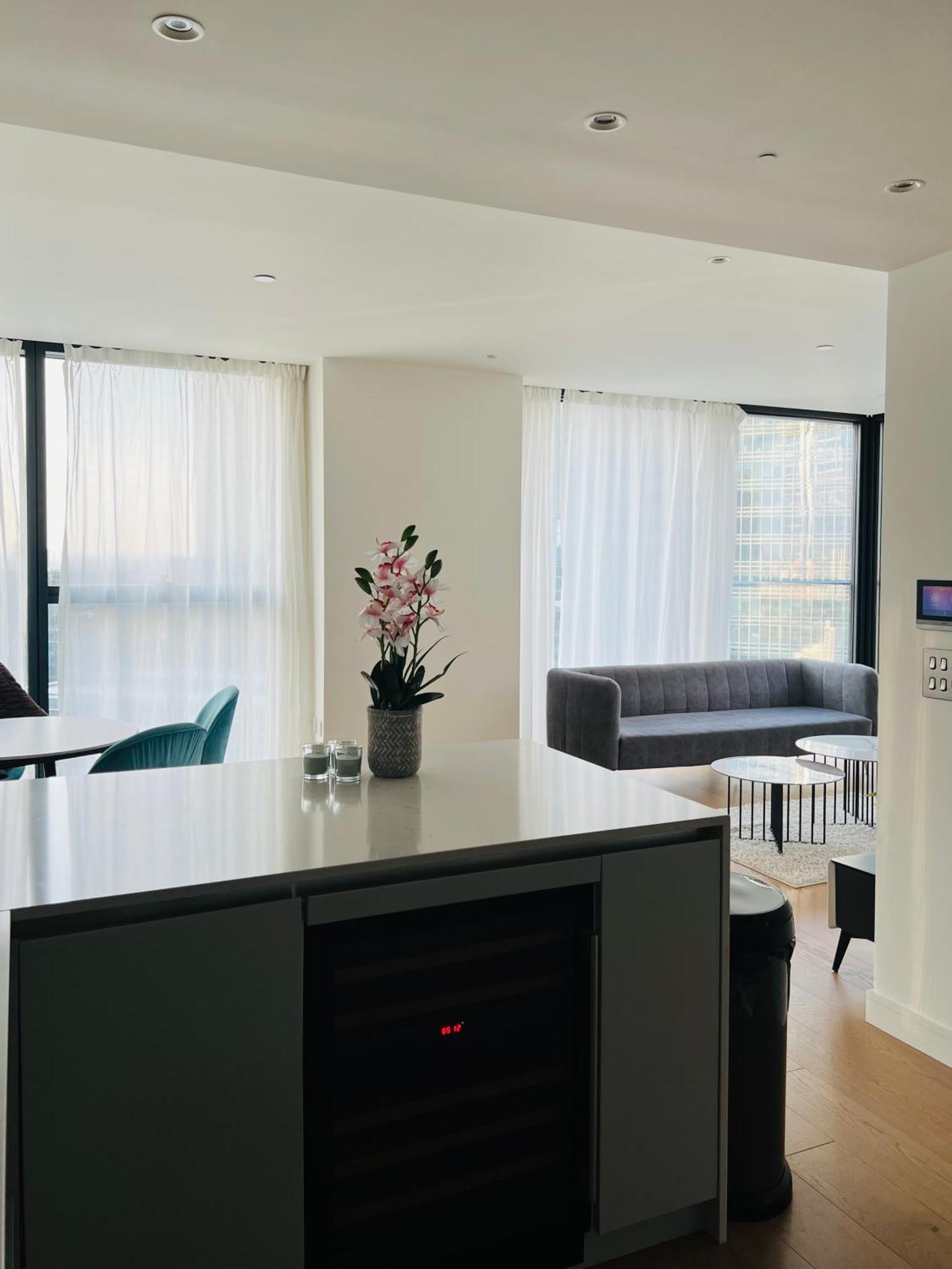 Astonishing With View Apartment *
