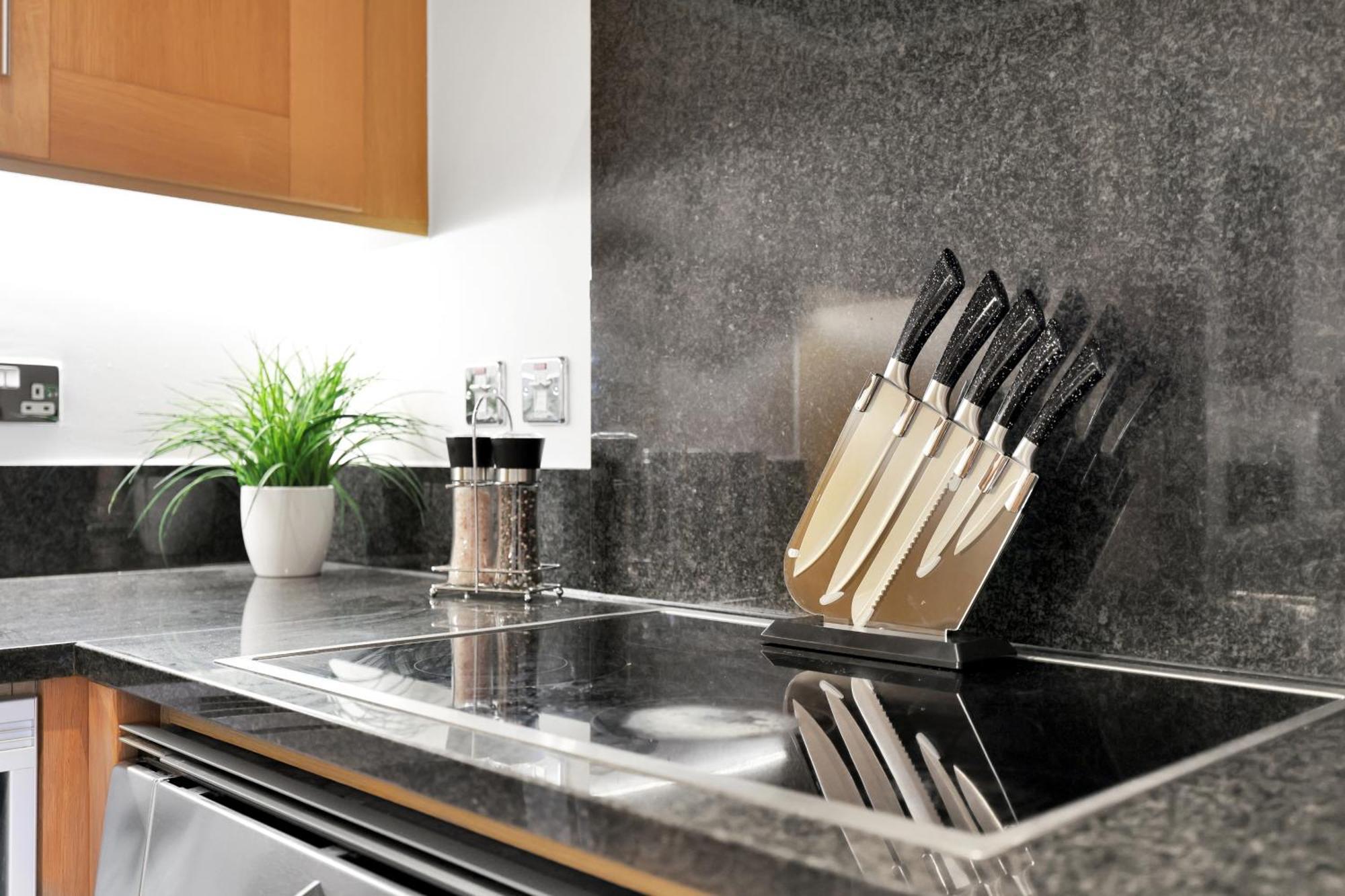 Sleeps 8, Parking, River Views, Chelsea 3 Bdr London