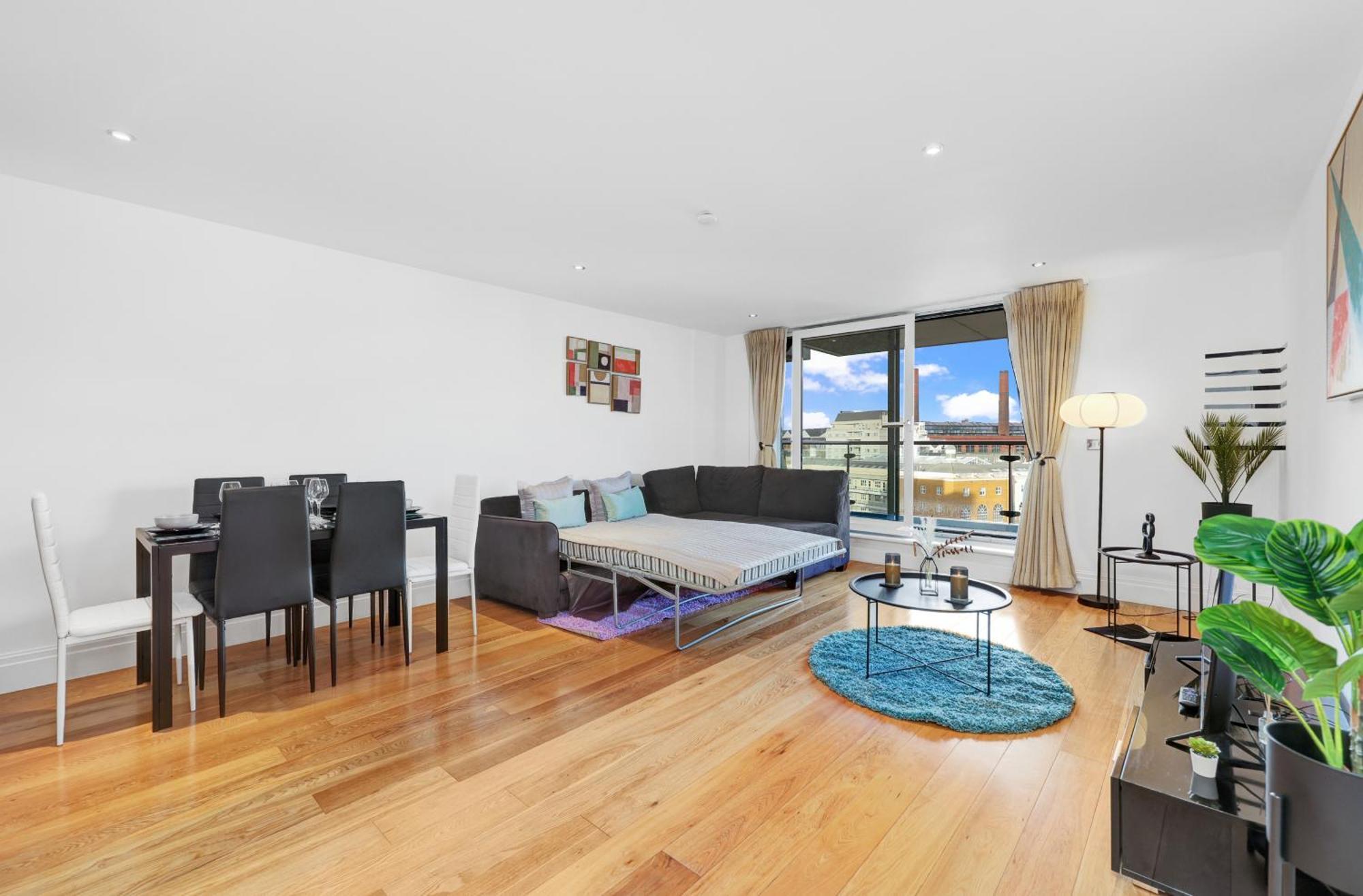 Sleeps 8, Parking, River Views, Chelsea 3 Bdr