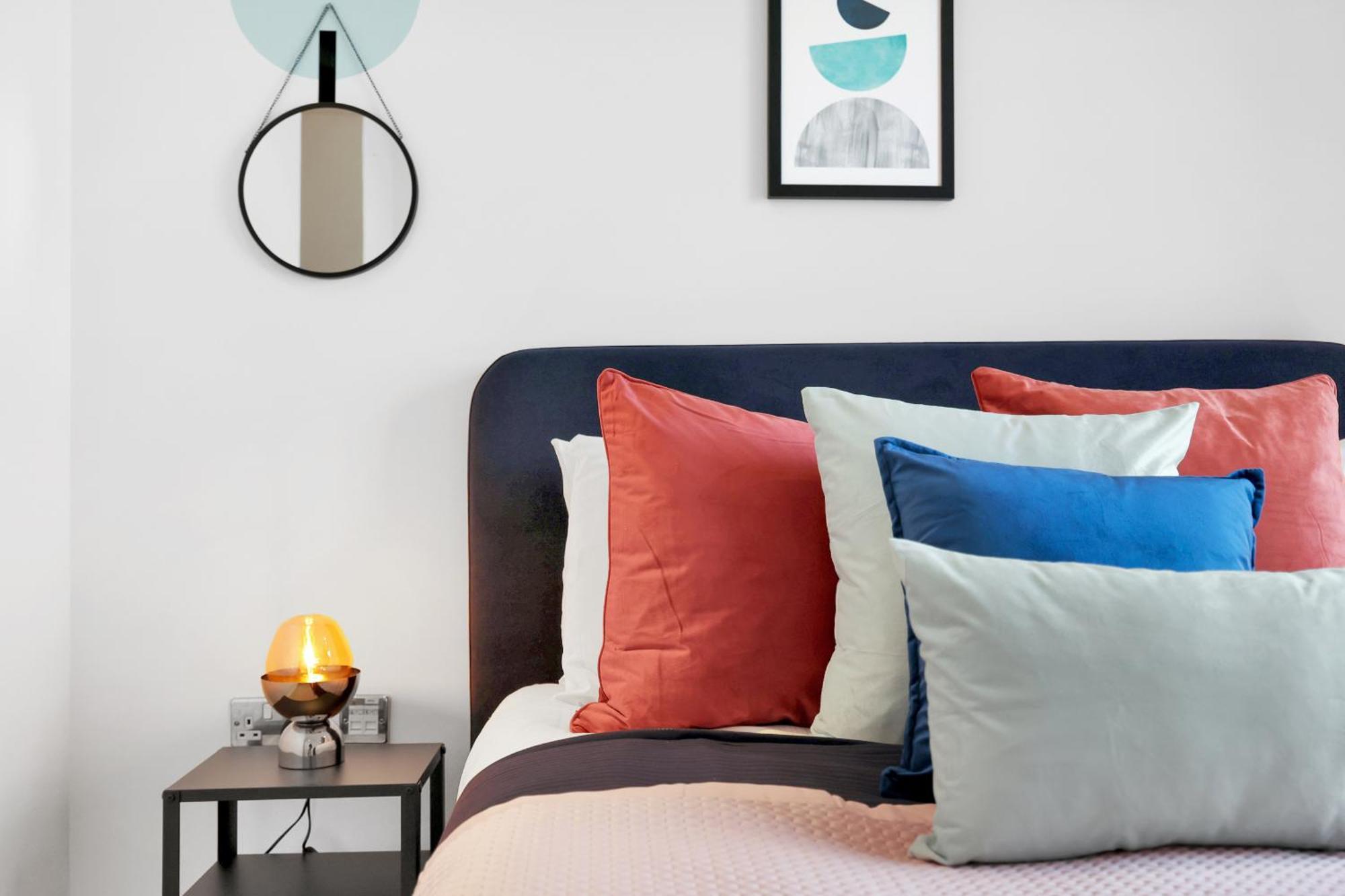 Sleeps 8, Parking, River Views, Chelsea 3 Bdr