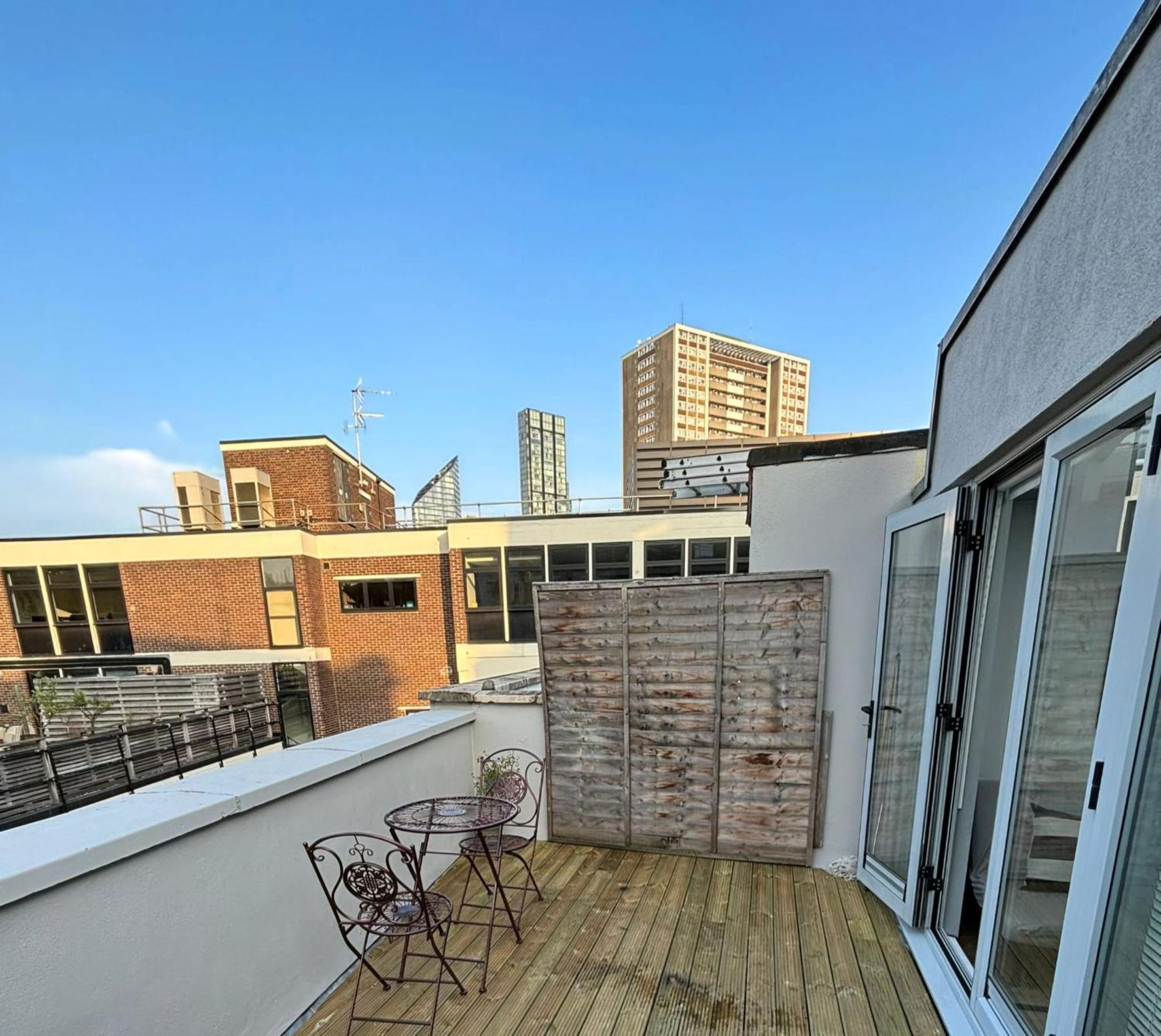 Top Floor Delightful Flat Londres