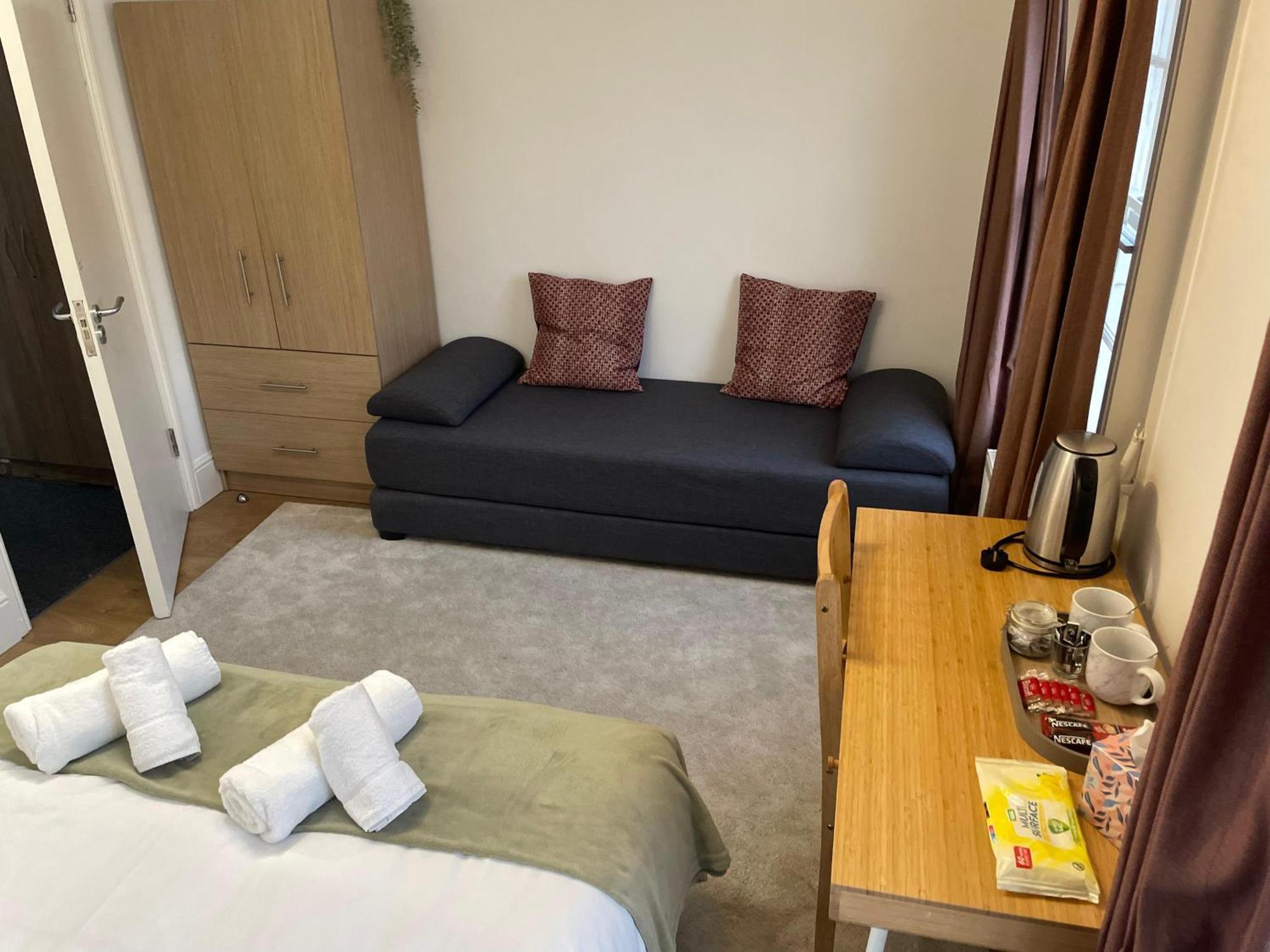 Caledonian Spacious Apartment London