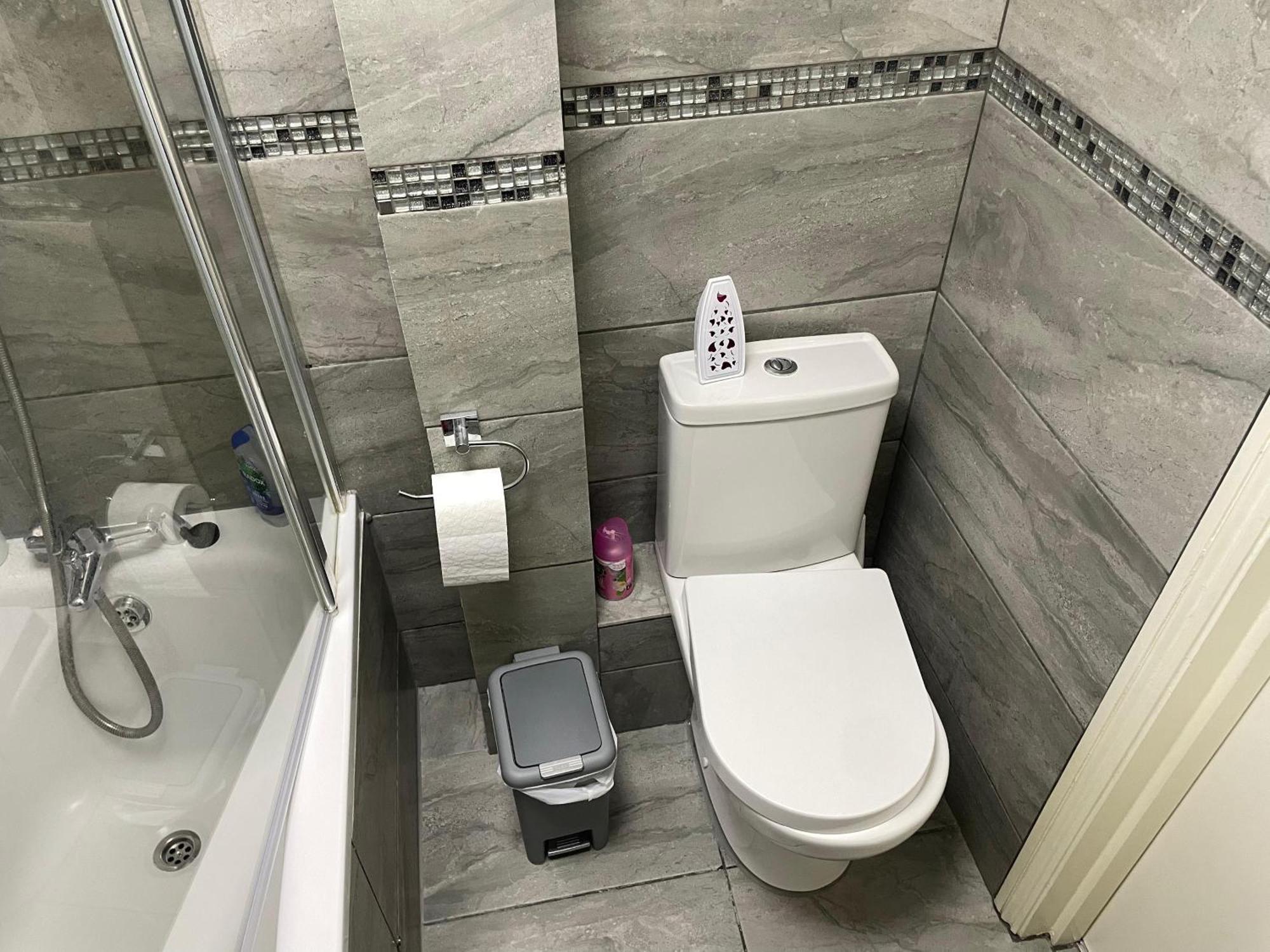 Caledonian Spacious * London