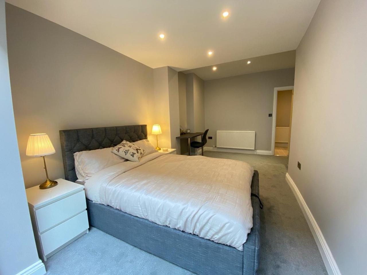 Hammersmith Flat 2 Bedrooms Lgf * London