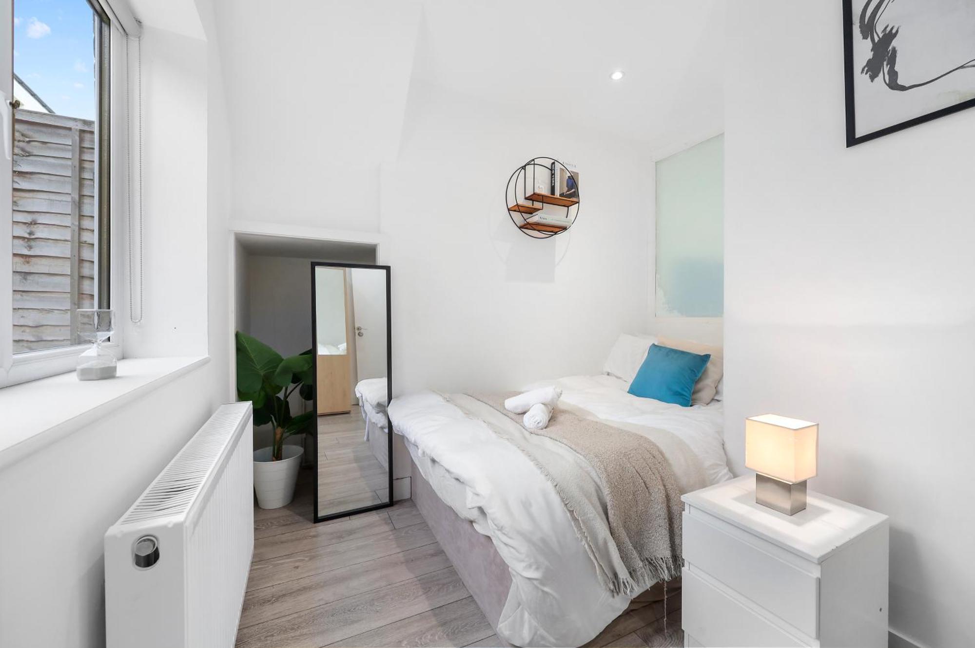 Bright Cosy Greenwich - 3 Bedroom 5 Beds - Free Parking * Londen