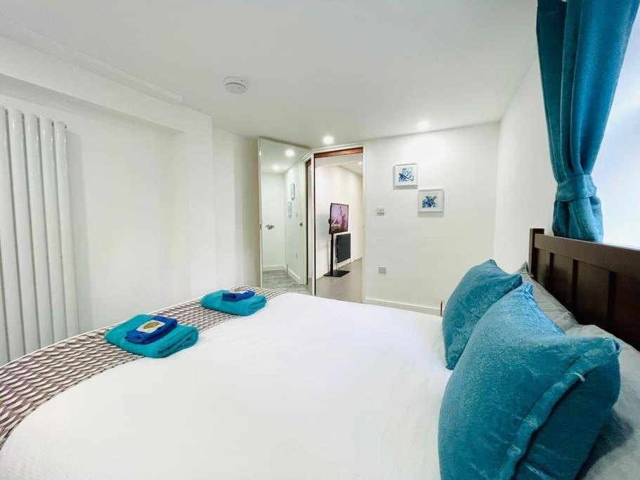 Beautiful House In Little Venice Holiday home London
