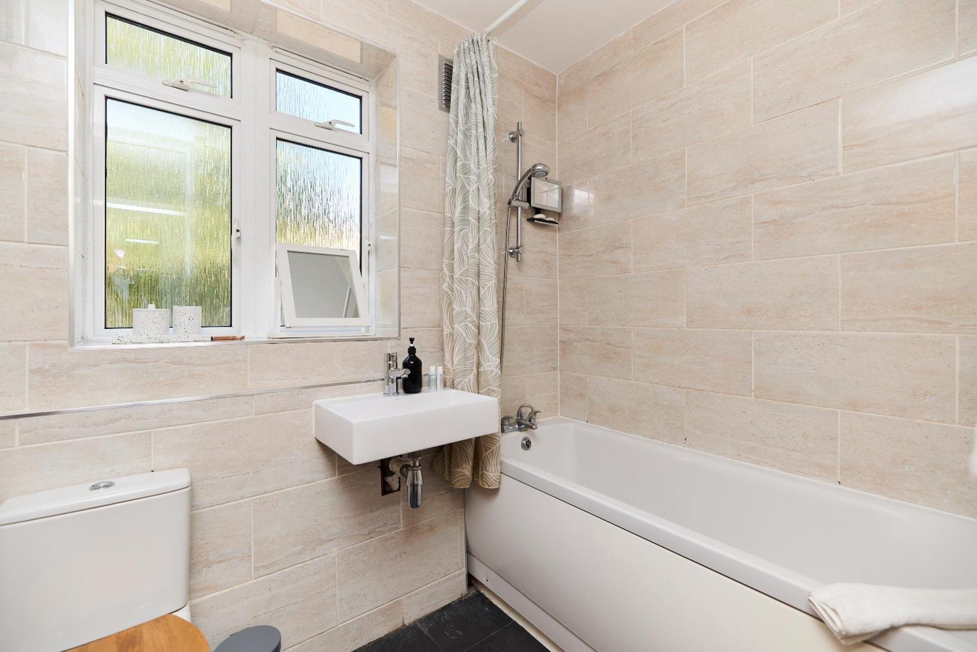 The Holloway Place - Modern 1bdr Flat With Balcony Appartement Londen