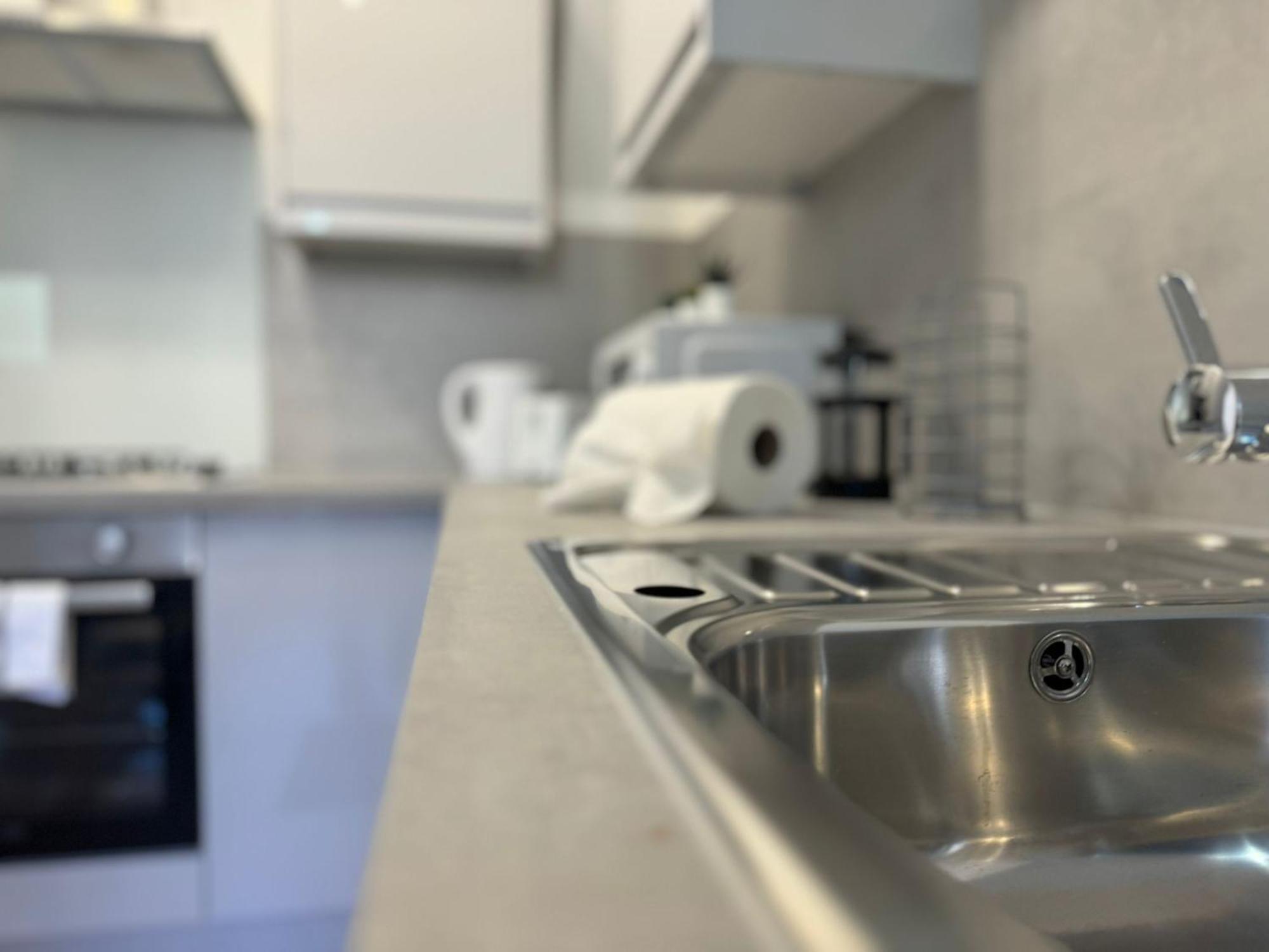 Lovely 1 Bedroom In Heart Of East Apartment