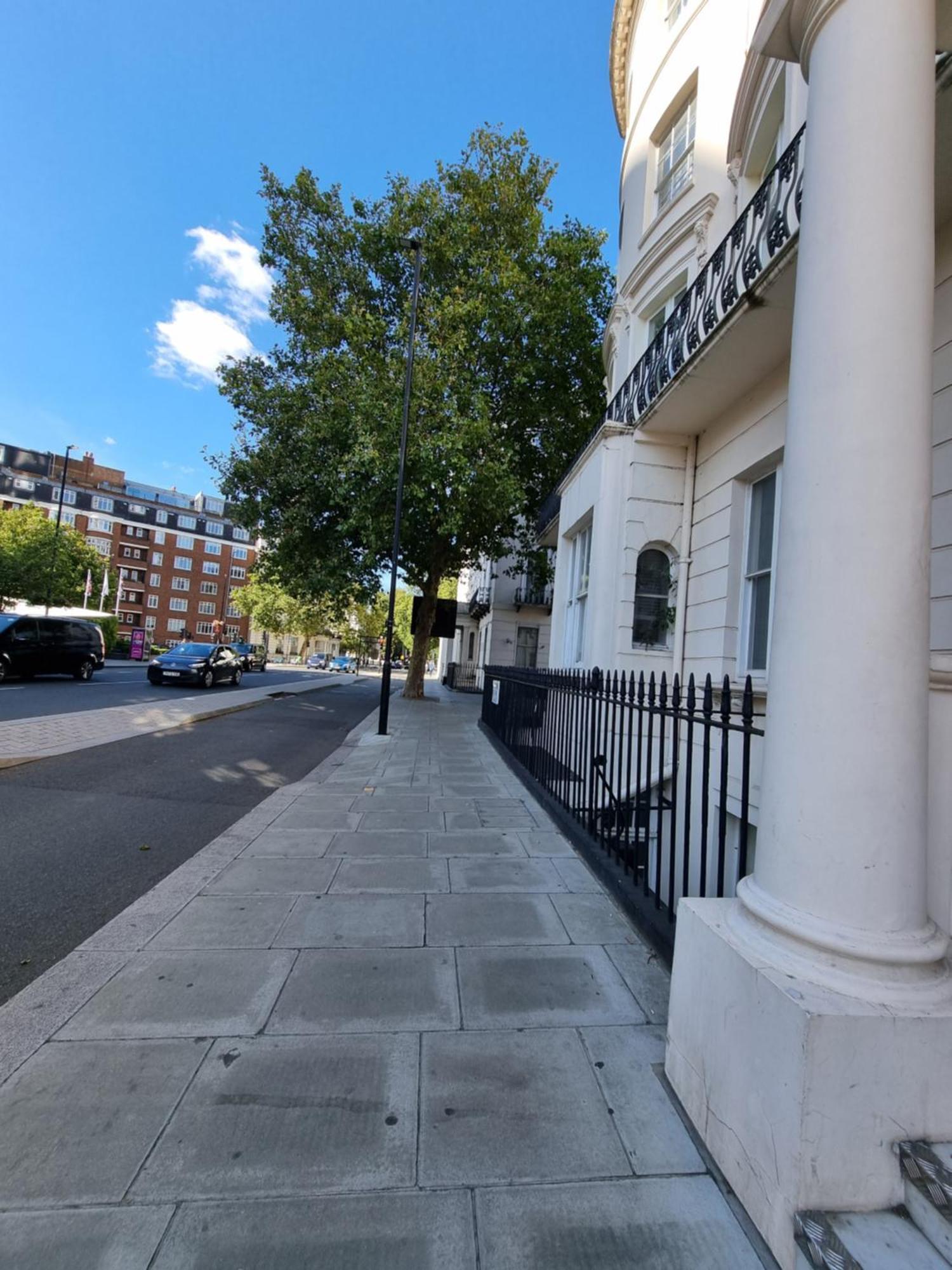 Budget Spacious Flat Fits 5 People In W2 * London