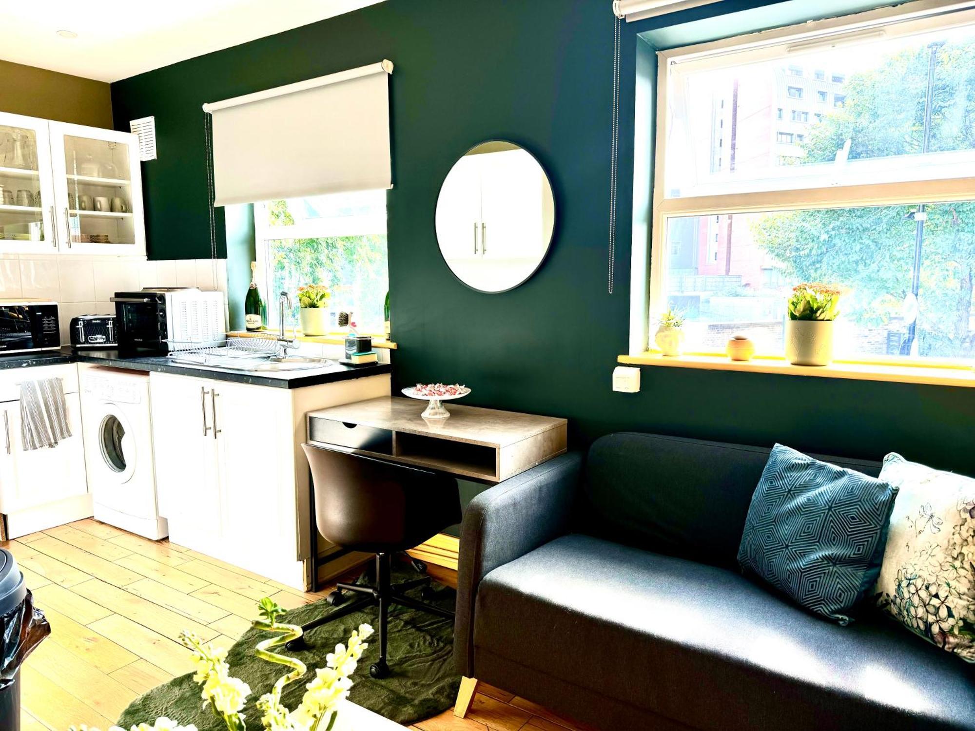A Lovely 1 Bedroom Flat / Modern-cosy * Londen