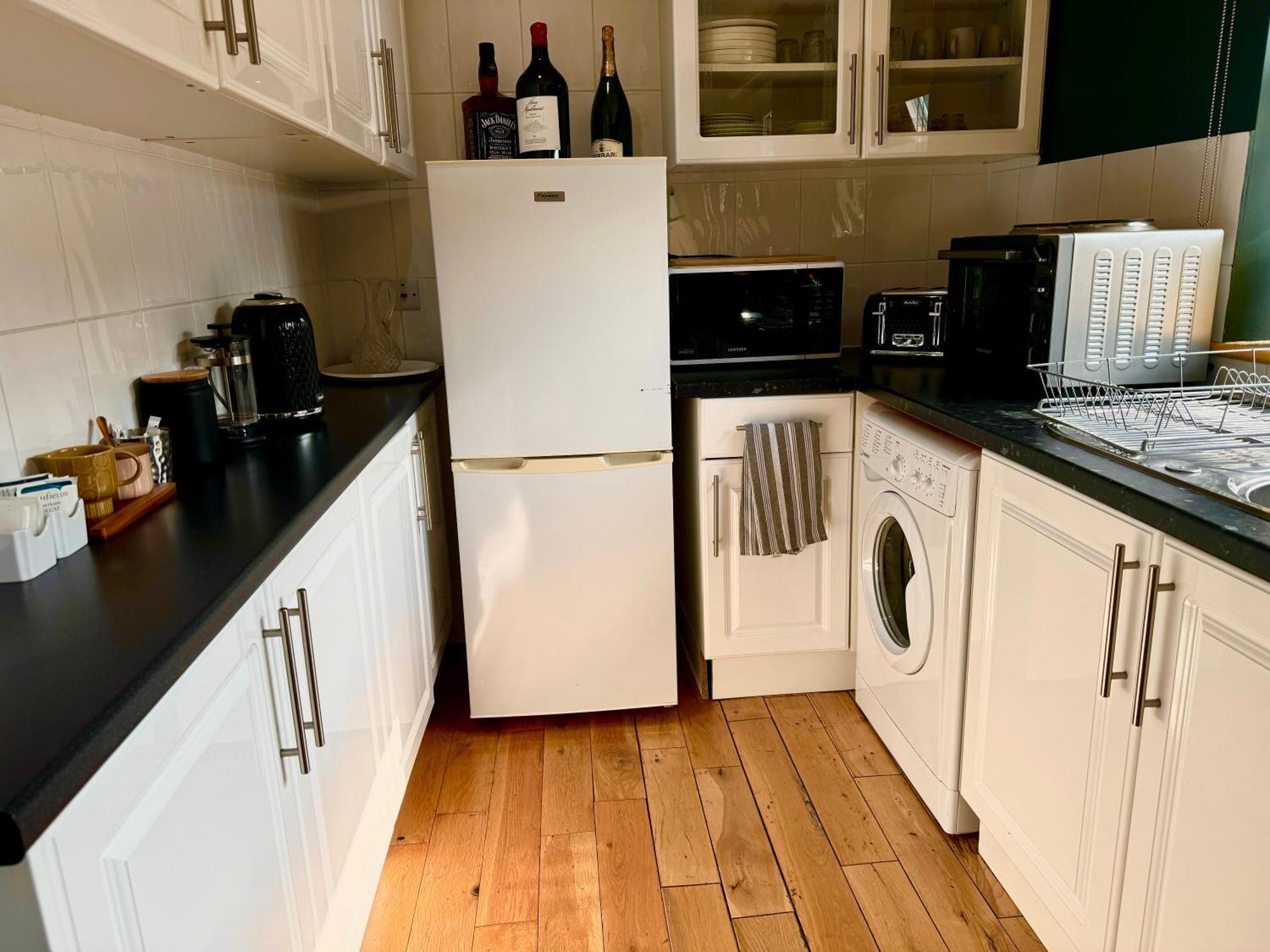 A Lovely 1 Bedroom Flat / Modern-cosy