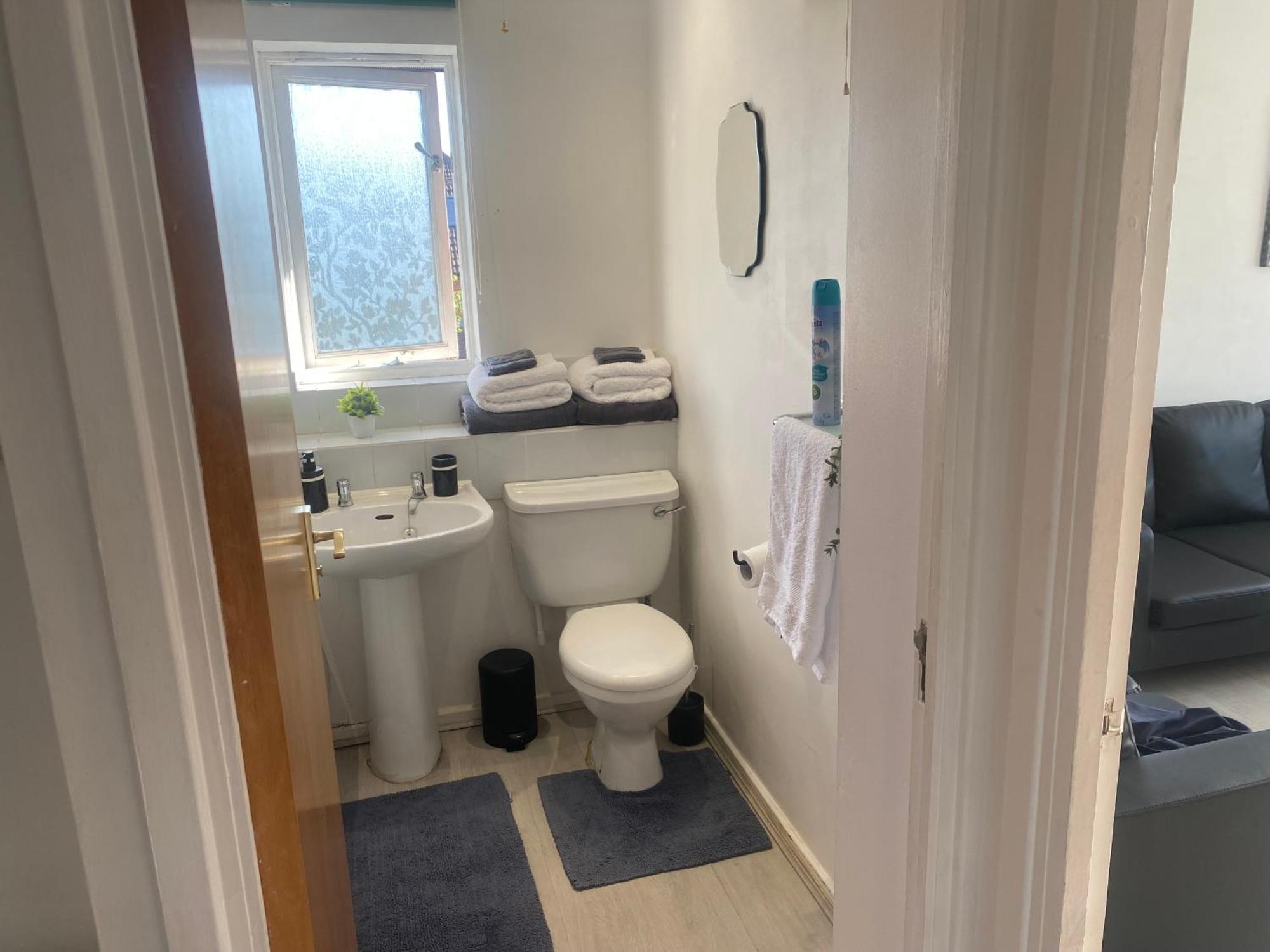 Beckton Docklands - 1 Bedroom - Sleeps 4 - Wifi Apartment