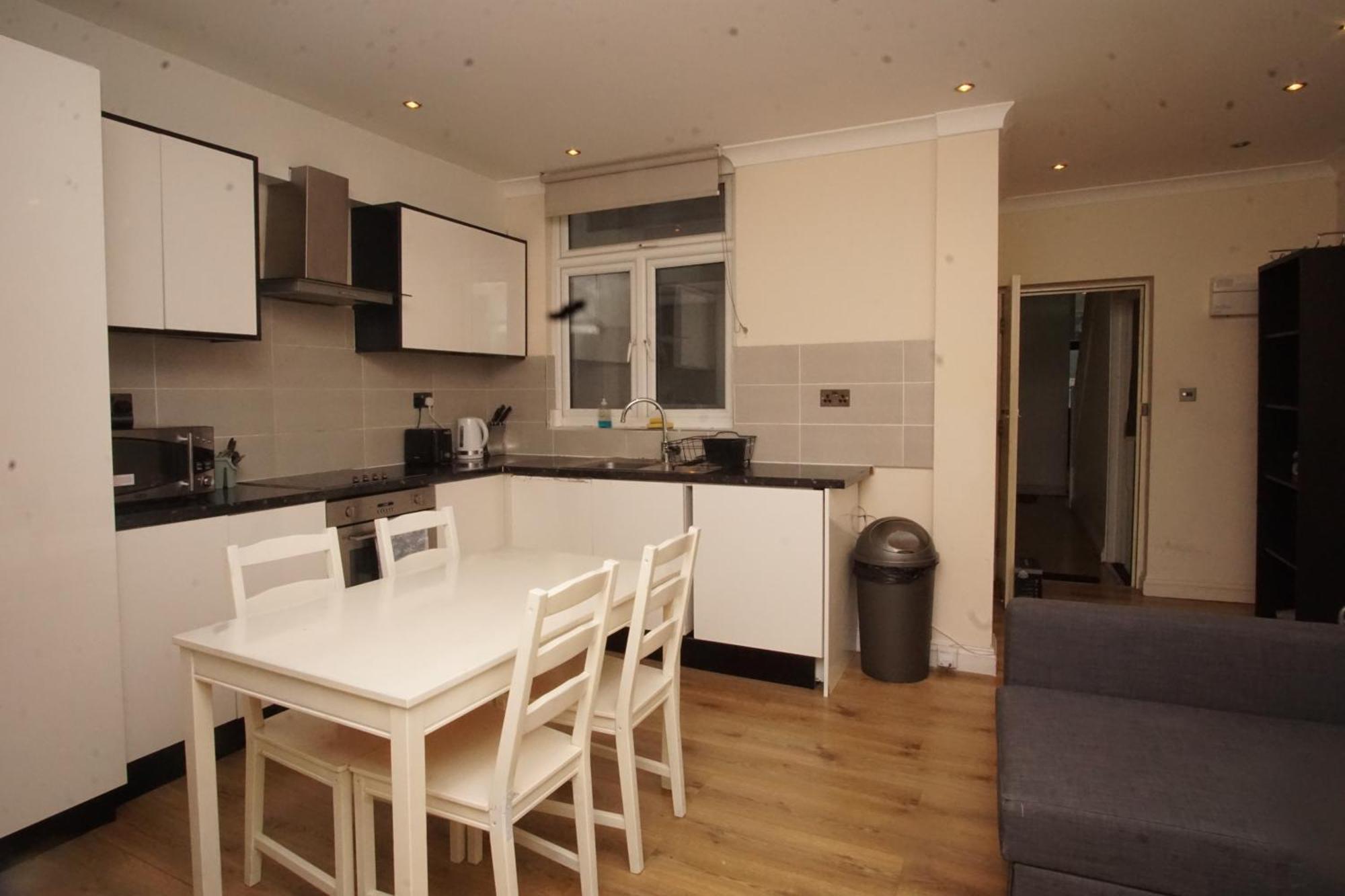 Evergreen Apartments- Flat 2 Appartement
