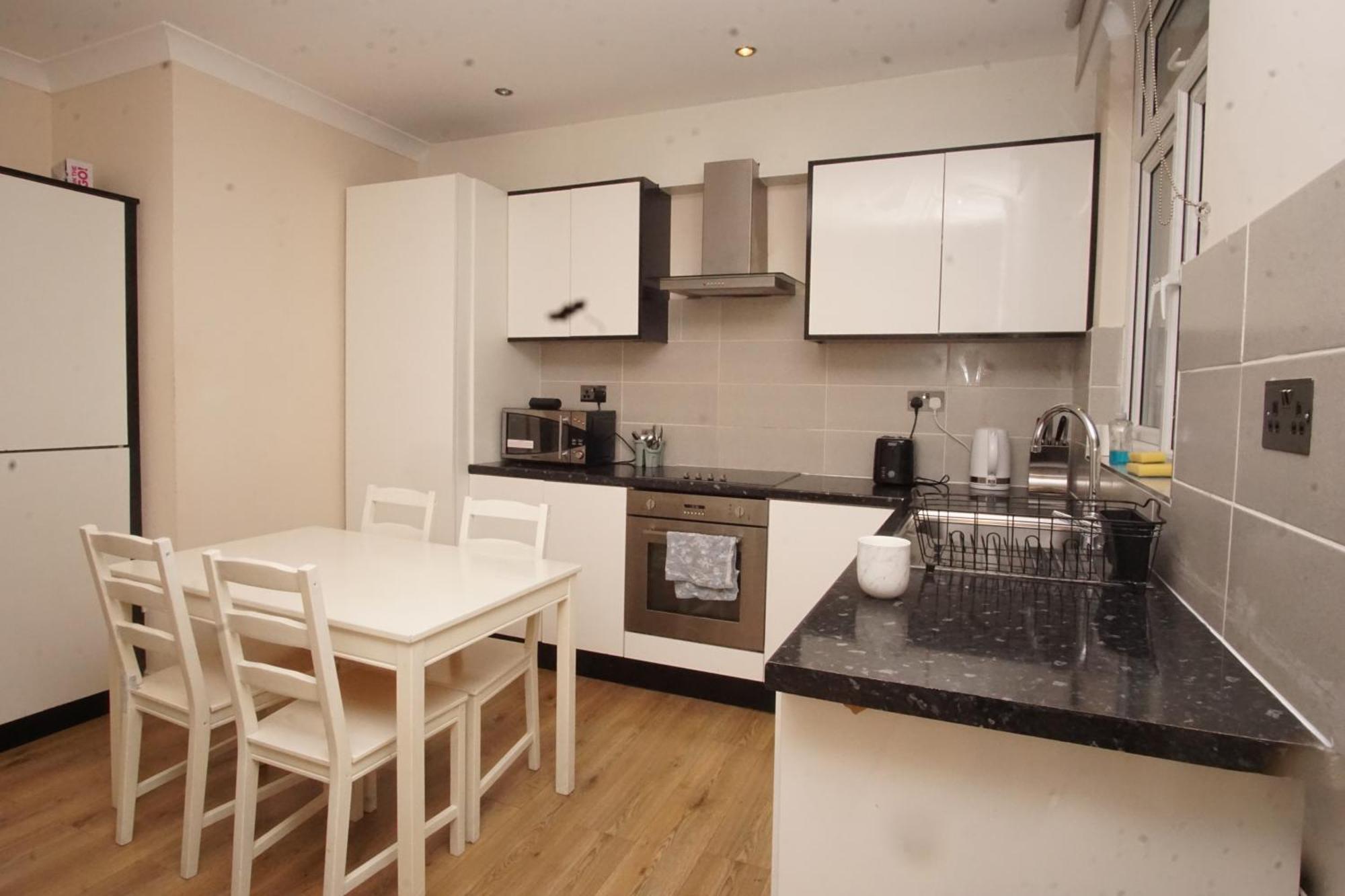 Evergreen Apartments- Flat 2 Appartement *