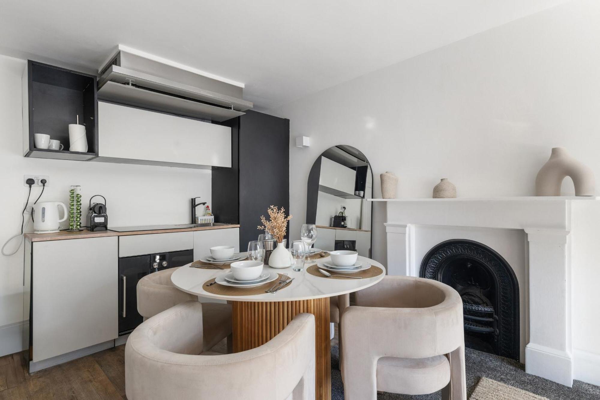 Serenity Escape - La Reserve Knightsbridge Appartement *