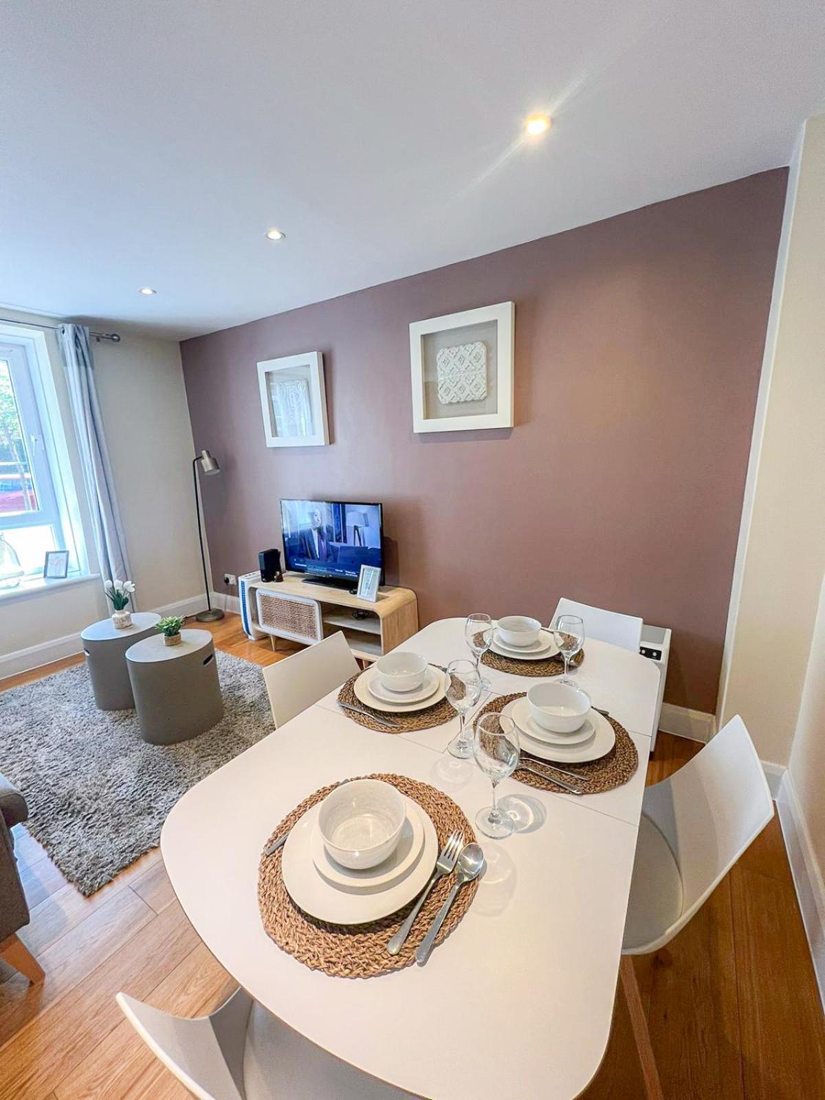 Refined 2 Bedroom Flat Few Steps From The Oval * London