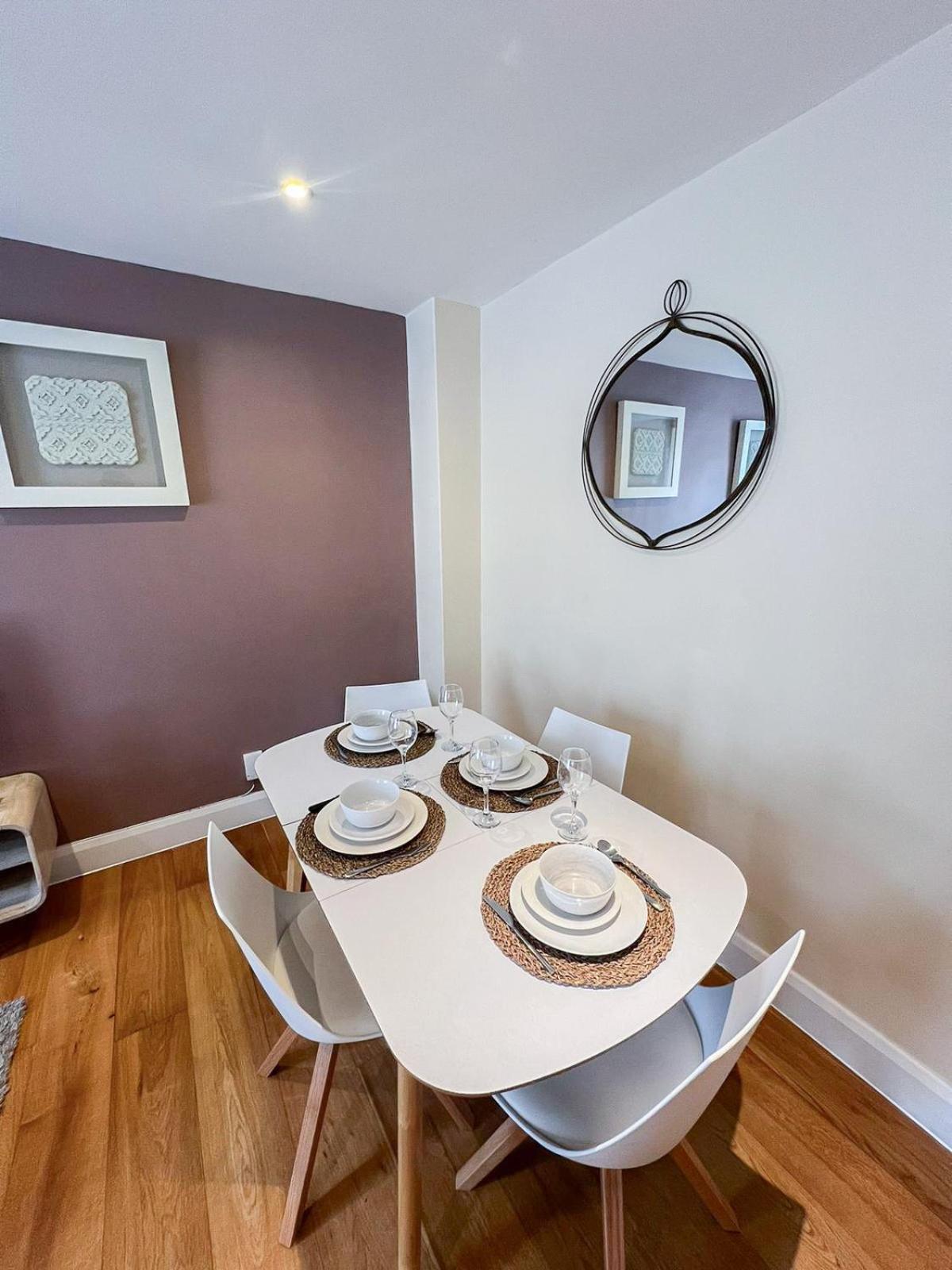 Refined 2 Bedroom Flat Few Steps From The Oval * London