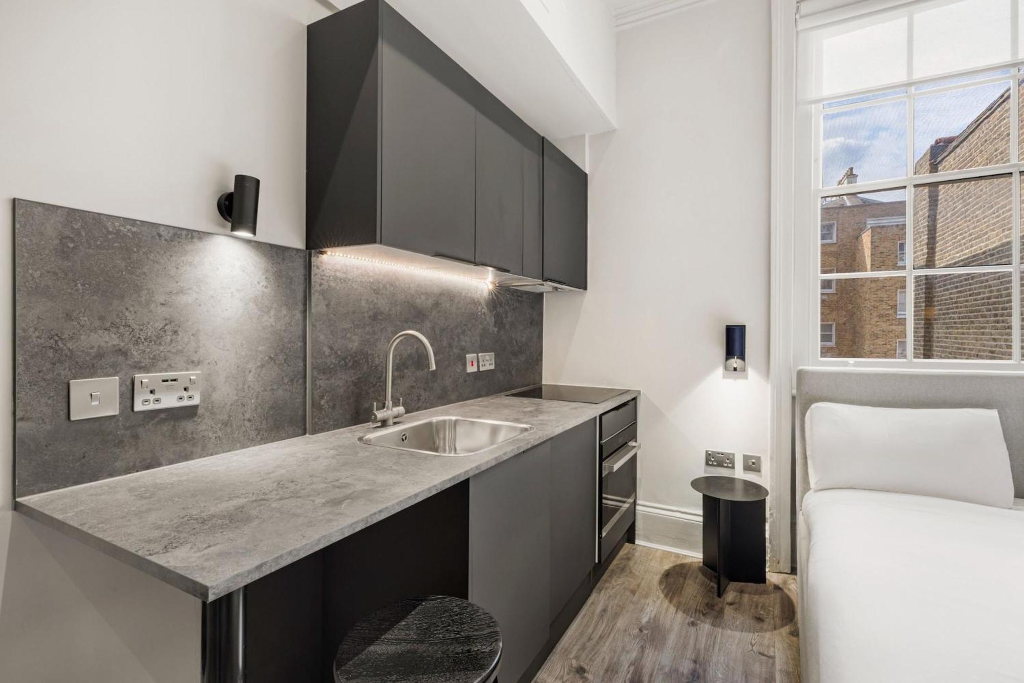Modern At Inverness Terrace Apartment