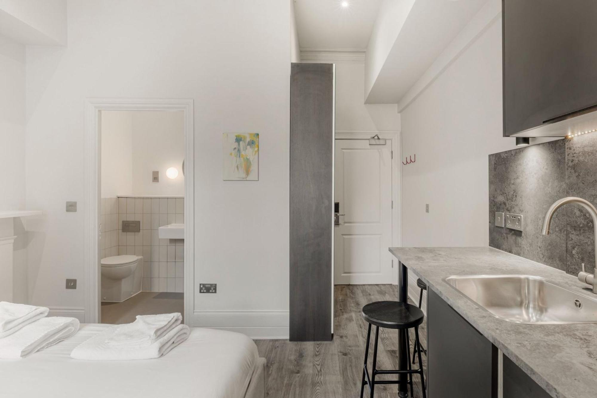 Apartment Modern At Inverness Terrace
