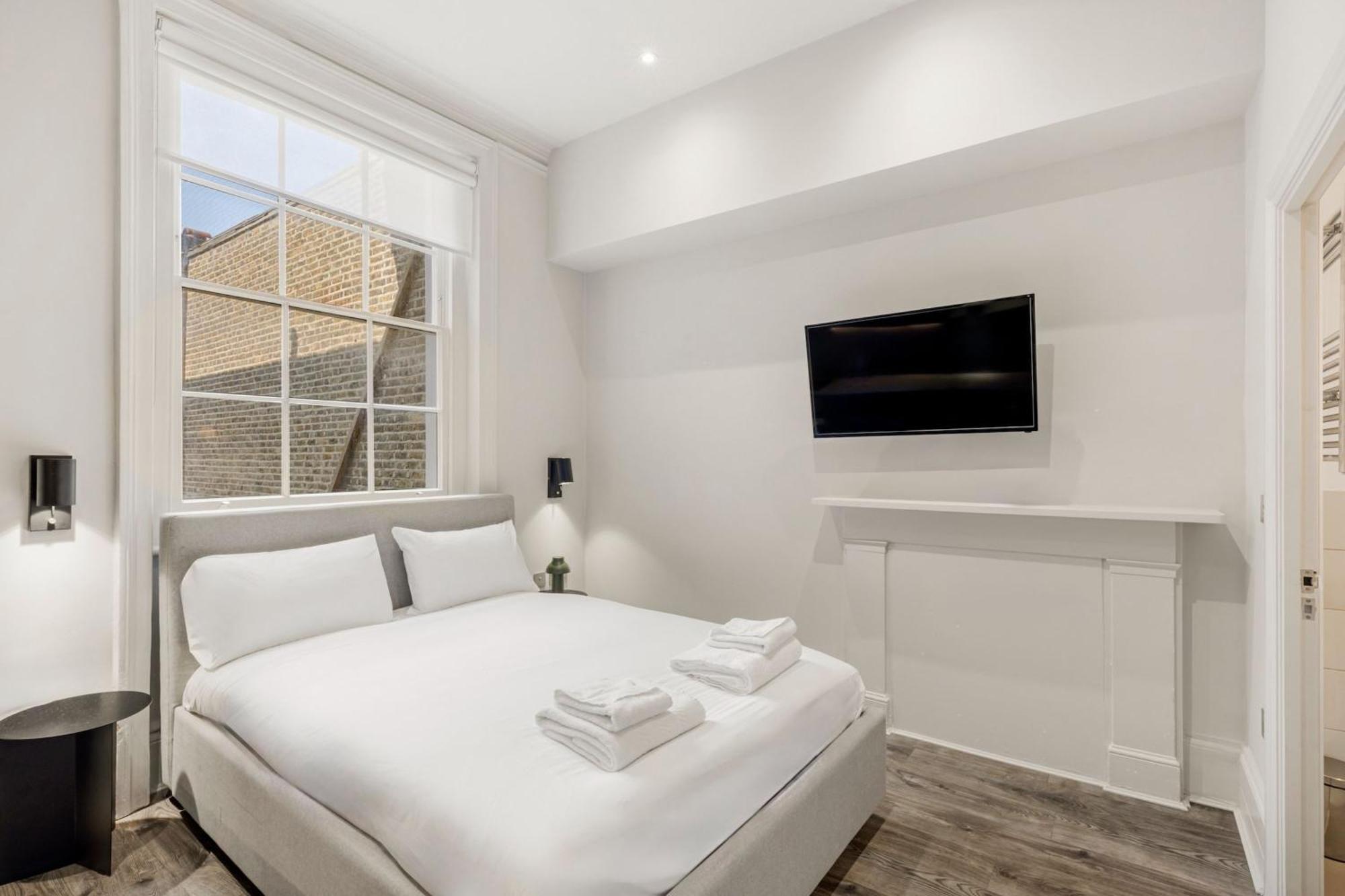 Modern At Inverness Terrace Apartment *