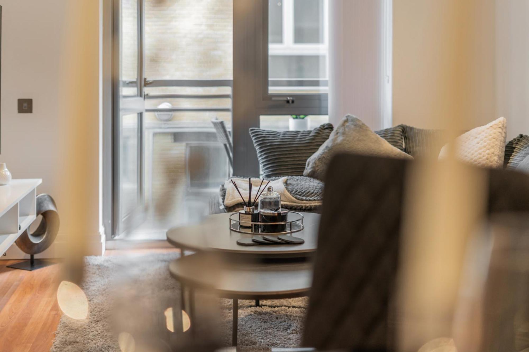 2 Bedroom In Hoxton Square, Shoreditch, London, N1 * London