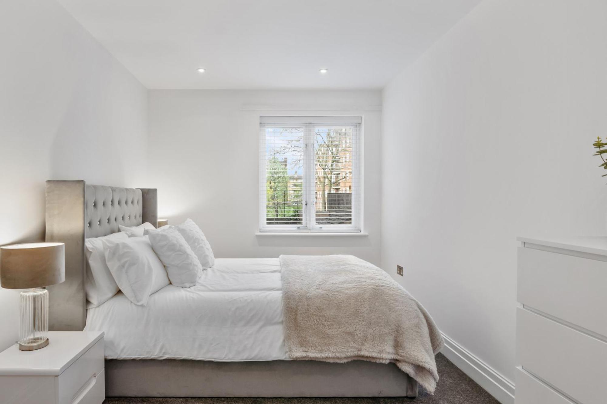 2 Bedroom In Hoxton Square, Shoreditch, London, N1 *