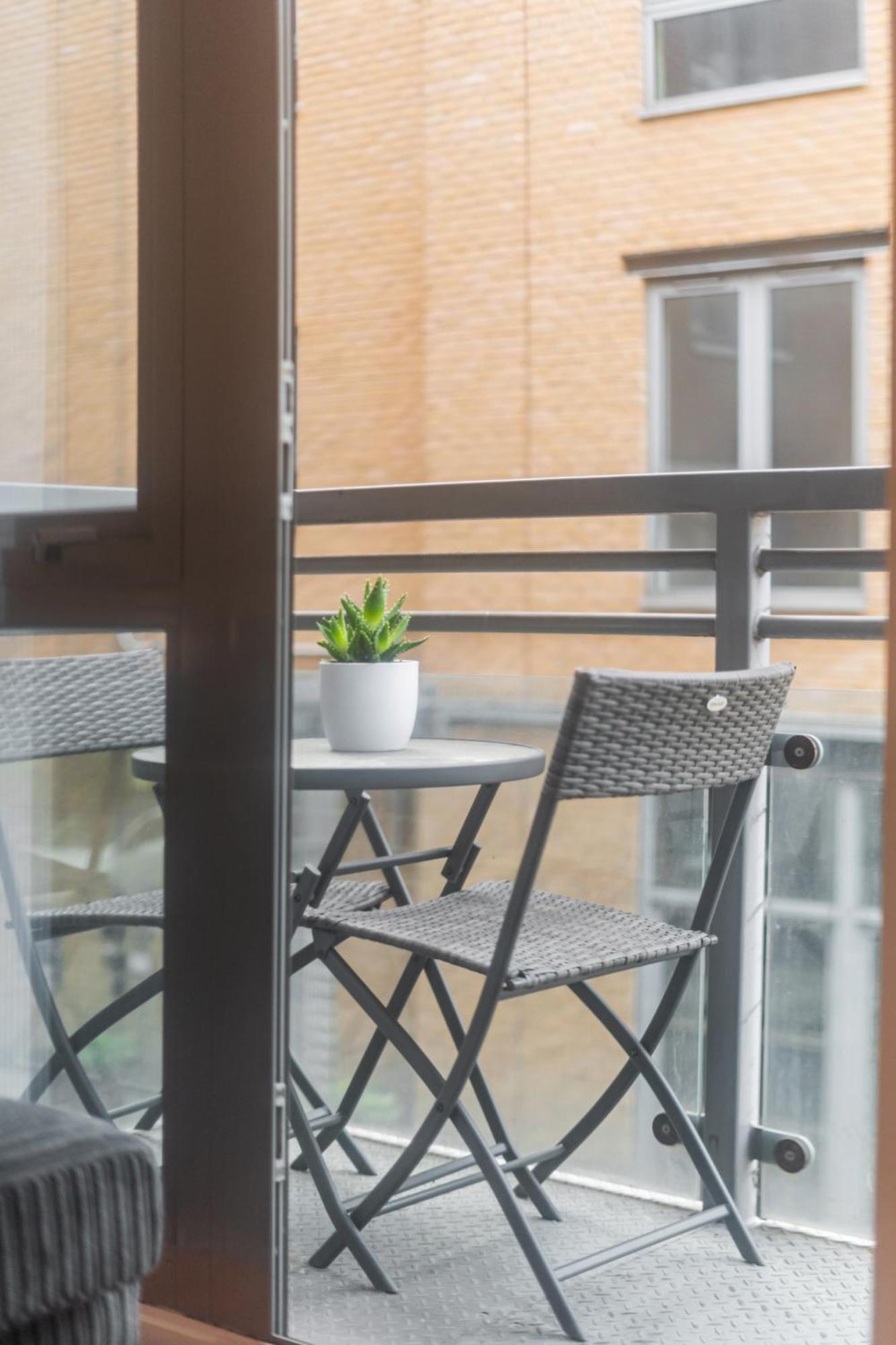 2 Bedroom In Hoxton Square, Shoreditch, London, N1