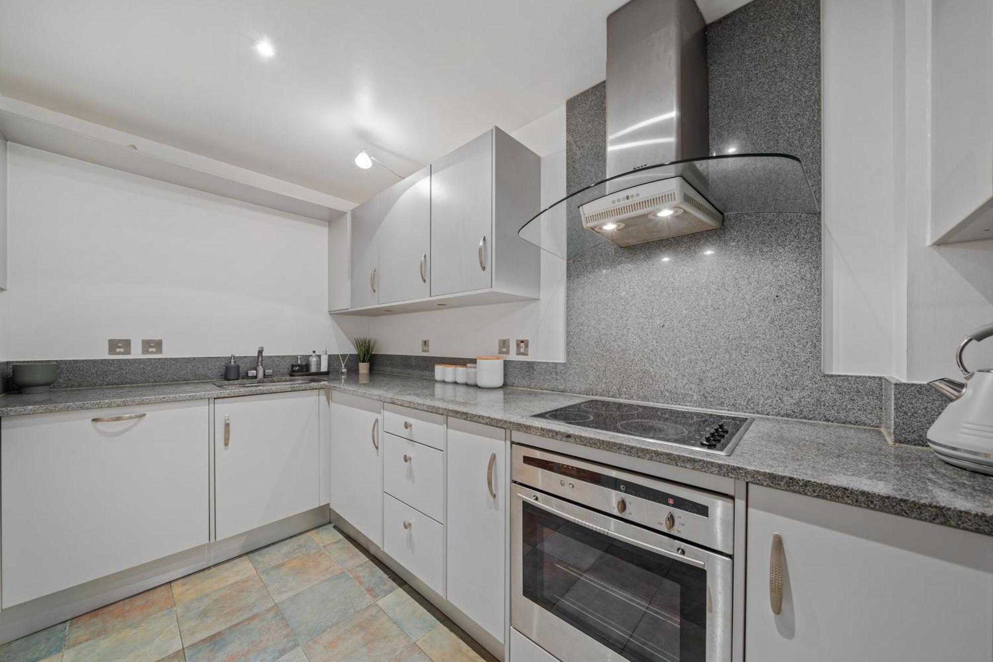 2 Bedroom In Hoxton Square, Shoreditch, London, N1 * London