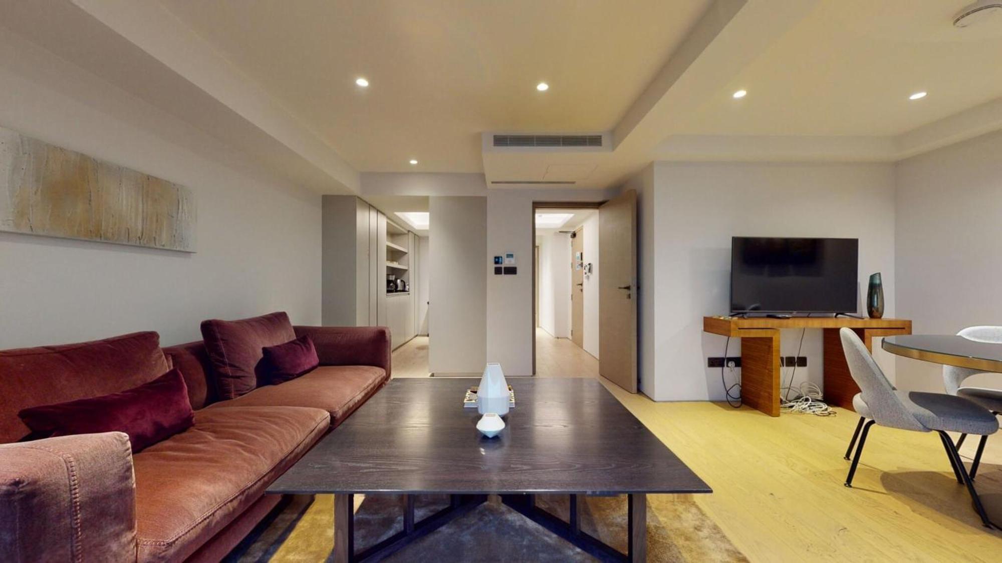 Maddox Street Apartment *
