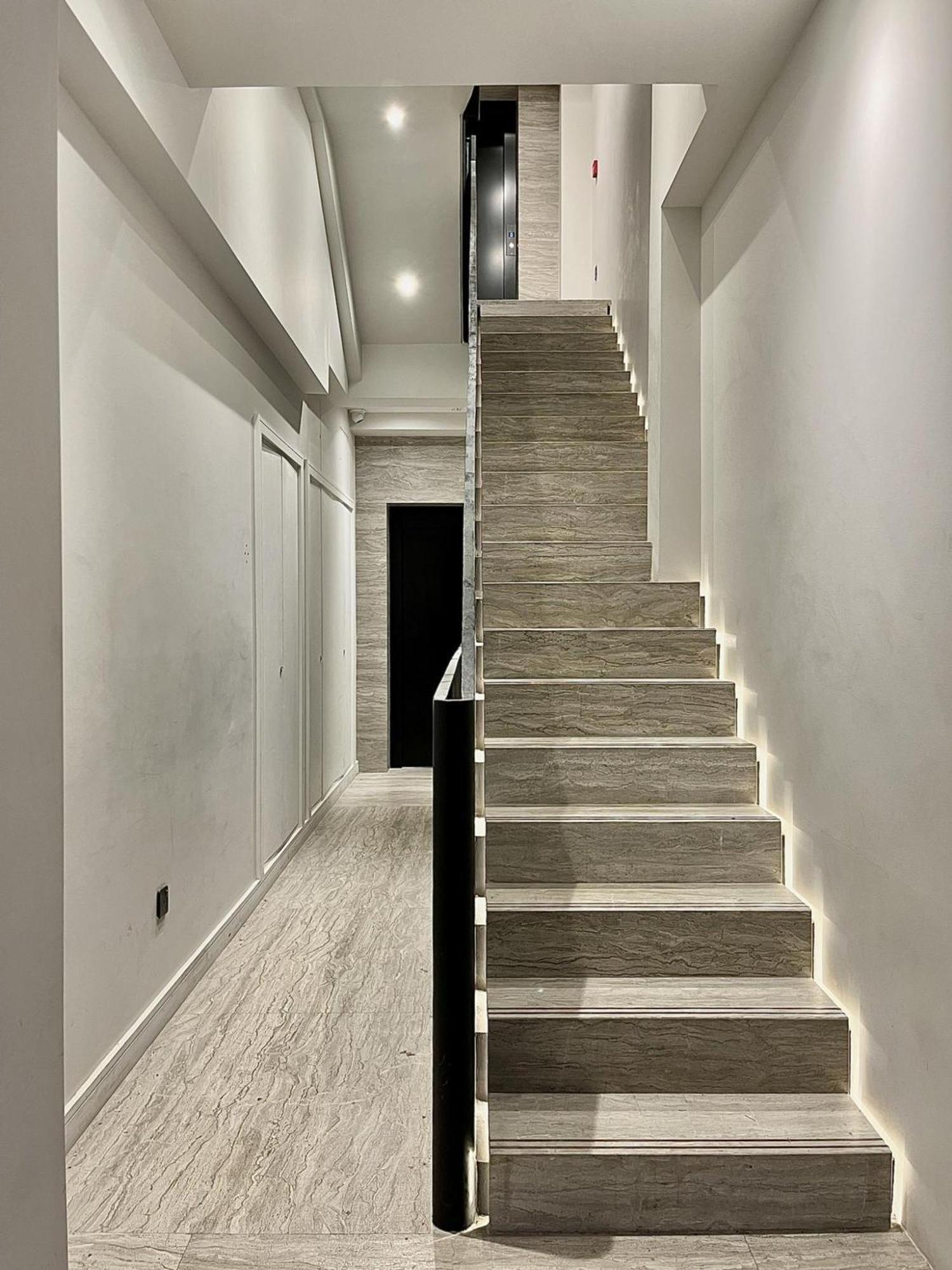 Maddox Street Apartment *