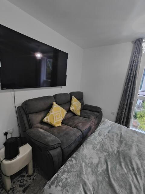 Canary Wharf Homestay *