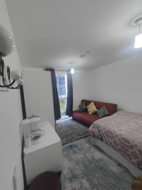 Canary Wharf Homestay *