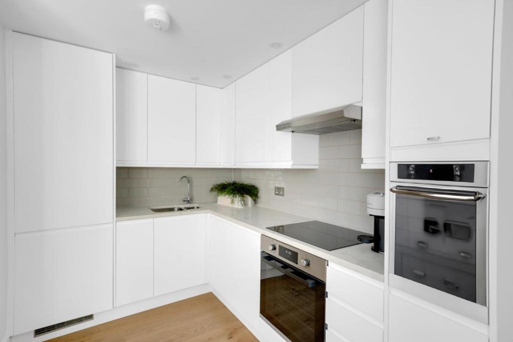 Soho Elegance - Central Retreat Apartment London