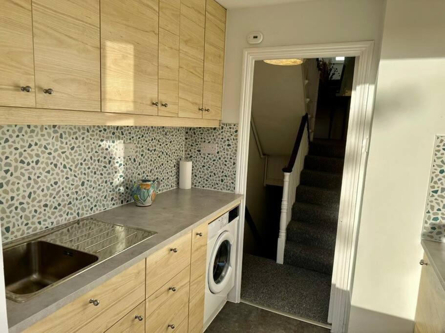 Chelsea Large 2 Bed 2 Bath Sydney Street Sw3 Apartment *