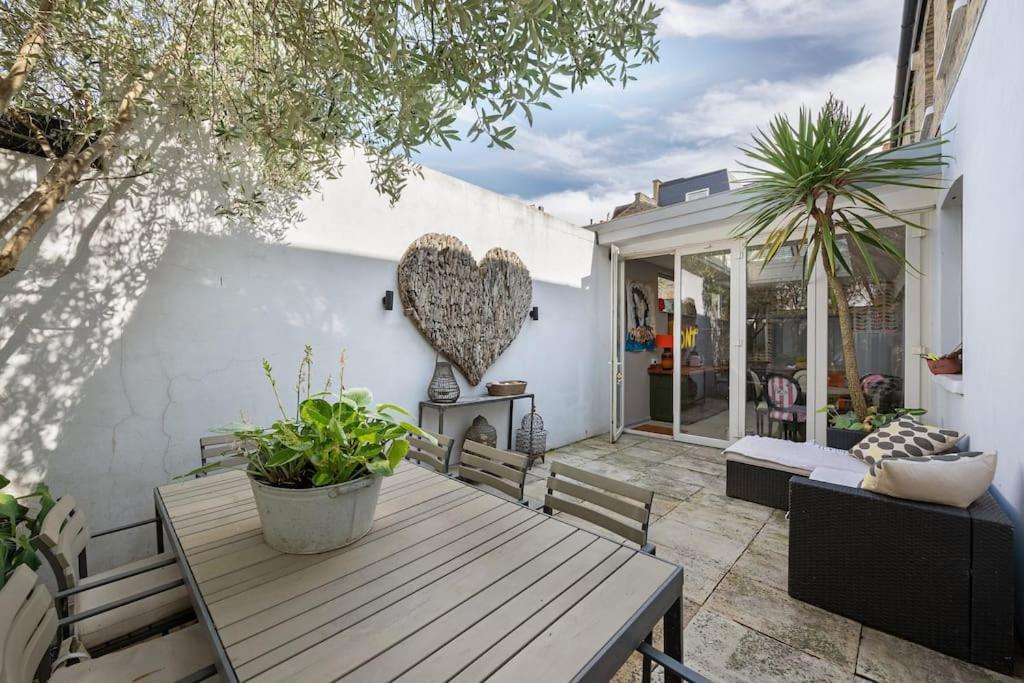 Iconic House In Wandsworth Ferienhaus London