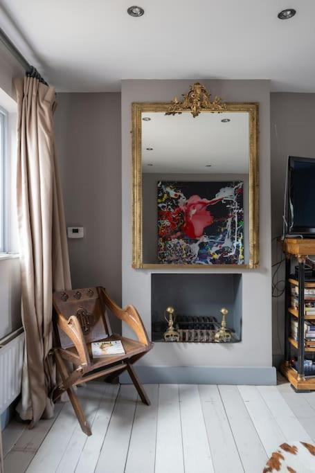 Iconic House In Wandsworth Ferienhaus London