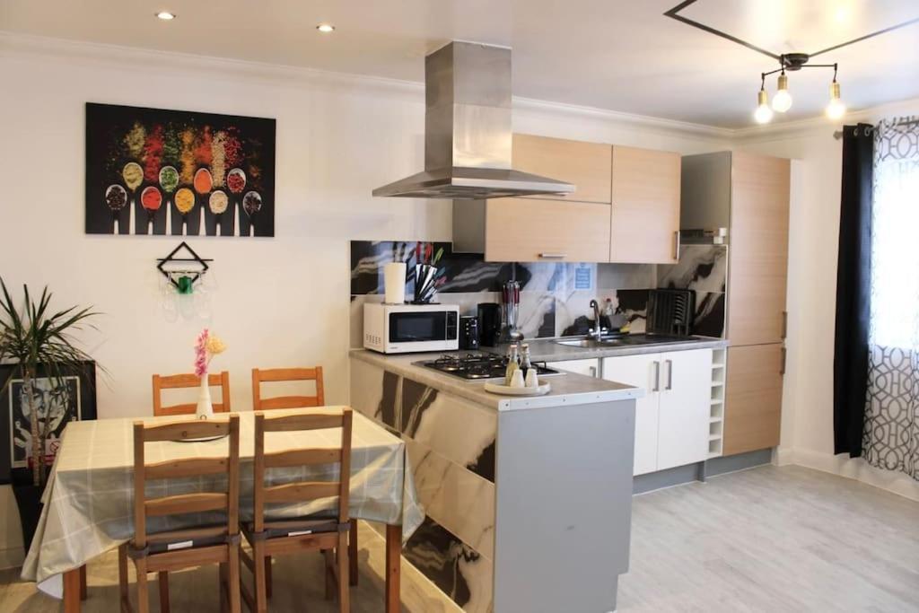 Bowery - 2 Bedroom * London