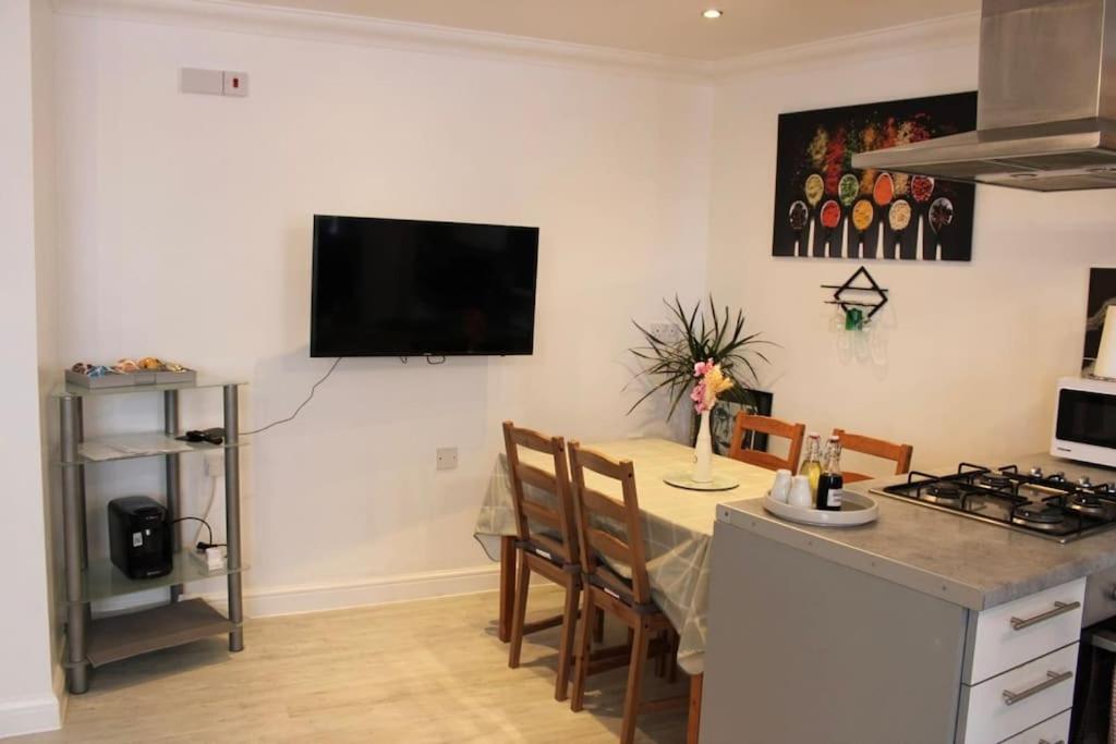 Bowery - 2 Bedroom Apartment London