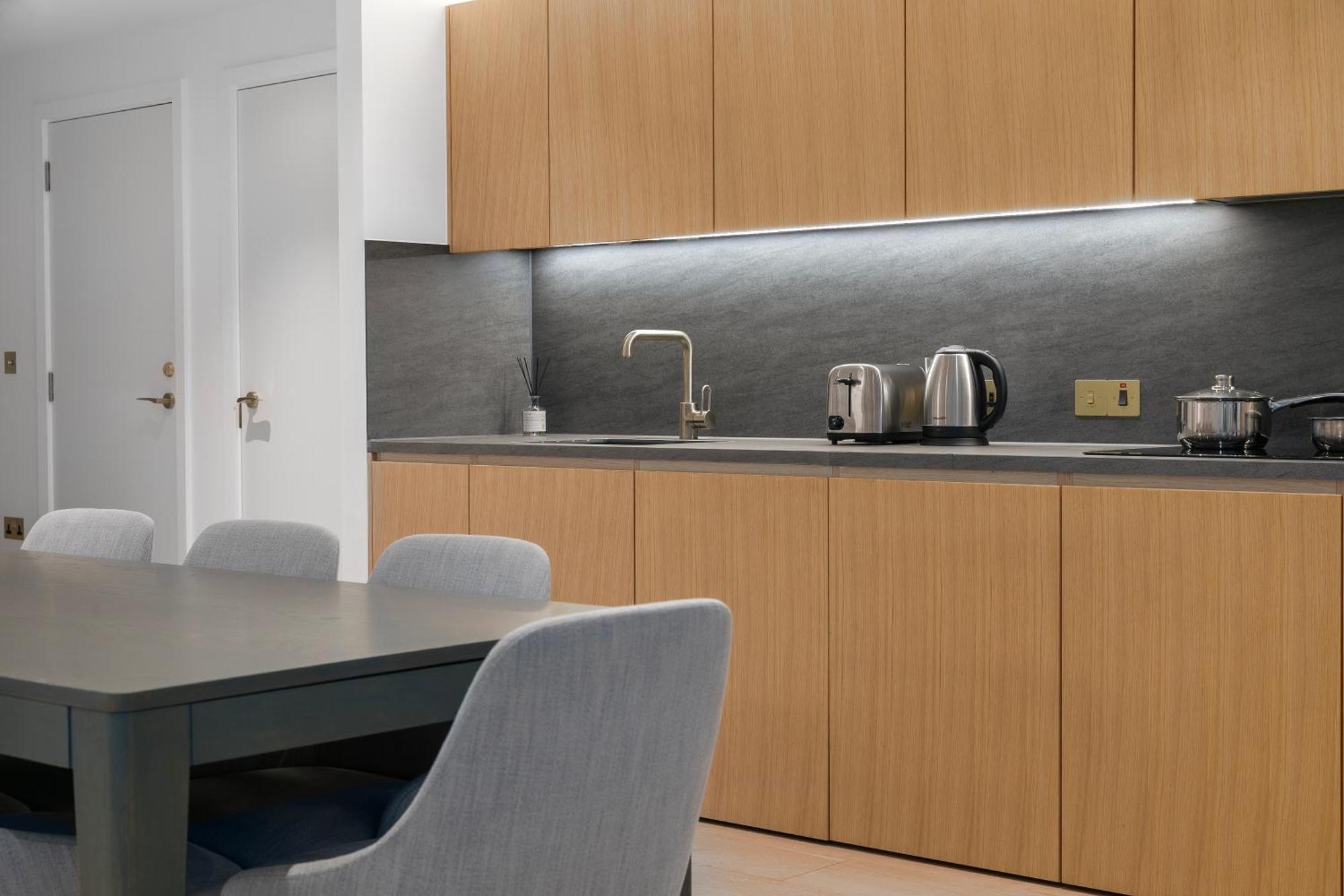 Apartment Kings Cross - Luxury 3 Bed Apartment, Private Balcony *