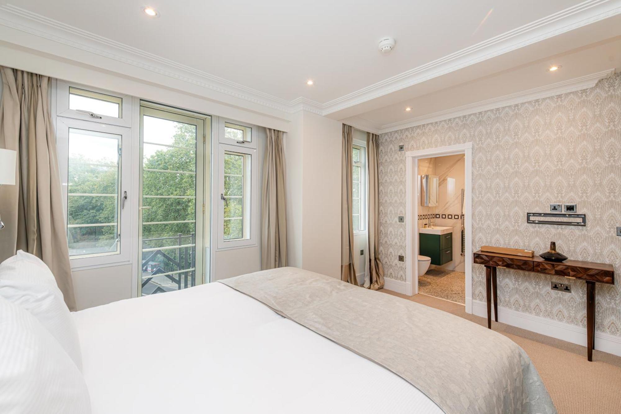 Fountain House - Aparthotel 5*